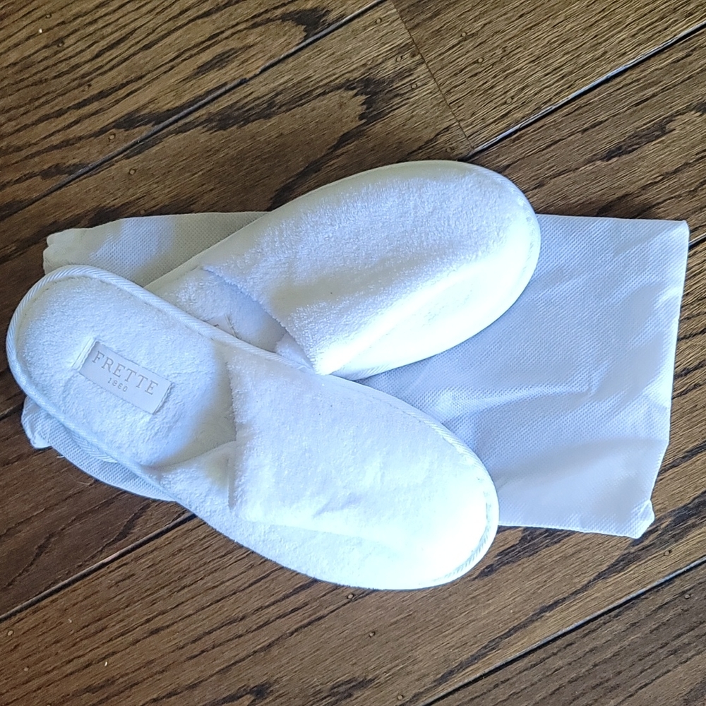 Frette- Slippers sz 8/9 [unisex]